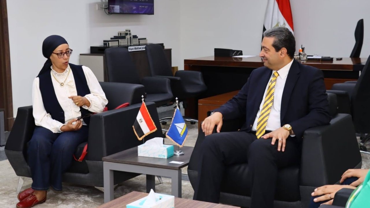 محافظ دمياط يبحث مع معهد تكنولوجيا المعلومات خطط تطوير صناعة الأثاث الذكي وتأهيل الكوادر الشابة