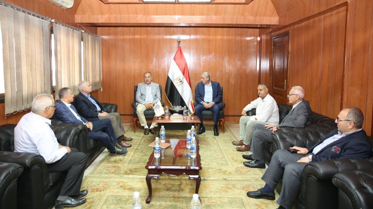 وزير قطاع الأعمال يعقد لقاءات مكثفة بالغربية